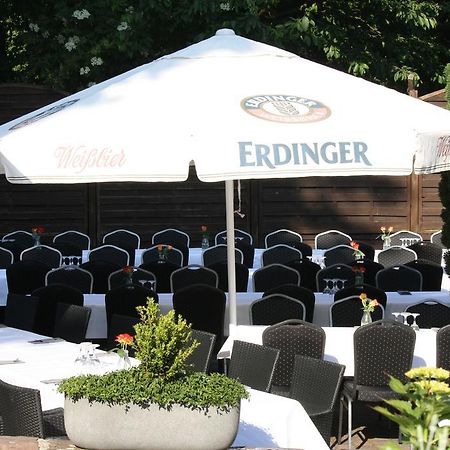 Hotel Schwarzer Adler Moers Bagian luar foto