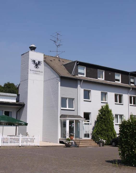 Hotel Schwarzer Adler Moers Bagian luar foto